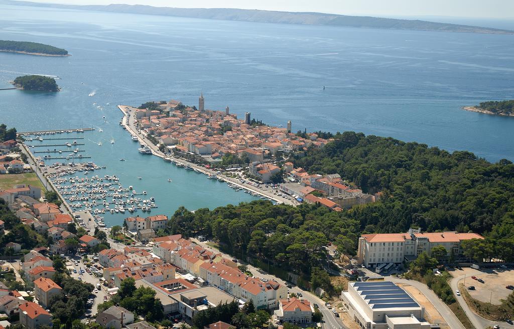 Hotel Istra Rab Town Luaran gambar
