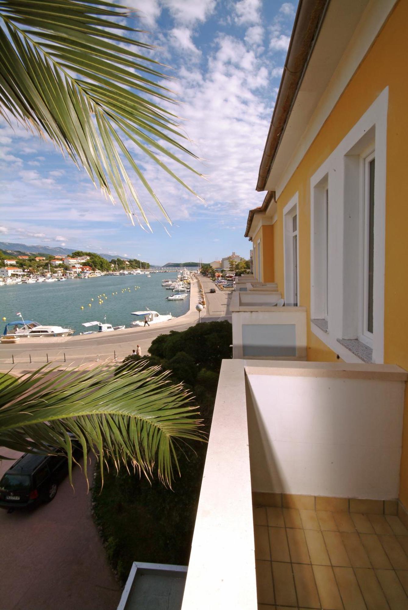 Hotel Istra Rab Town Luaran gambar